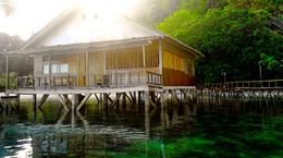 Jalan-jalan ke Maluku - Paket tur ke Maluku