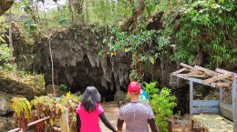 Liburan ke Goa Hawang, Kei, Maluku