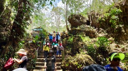 Liburan ke Goa Hawang, Kei, Maluku