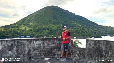 Paket tur ke Maluku