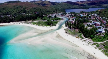 Paket tur ke Maluku